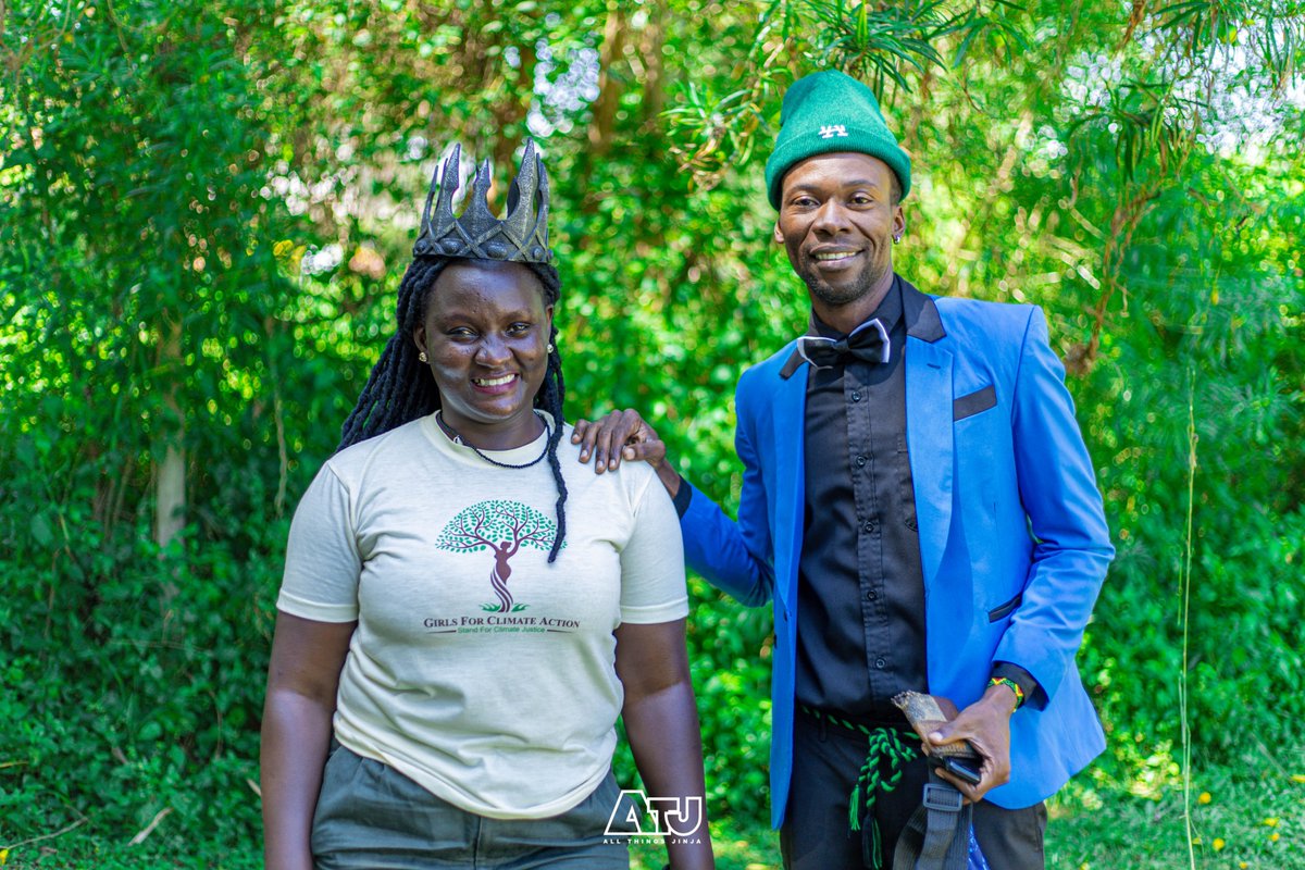 AllThingsJinja's tweet photo. PHOTOS: There were a forest of highlights to look out for at the Jinja Golf Club on Sunday, and this right here stood out as one of those moments that admin fell for! 

It's only on rare occasions when @starworldwonder gets to move out with his crown, and yet when he does, the day gets a little hyper. No wonder it didn't even rain that day! 😂😂

Huge congrats to @SandraKOfficial, who too got a chance to tap the "gumitte" energies from the crown.

#AllThingsJinja | #G4CAAt10