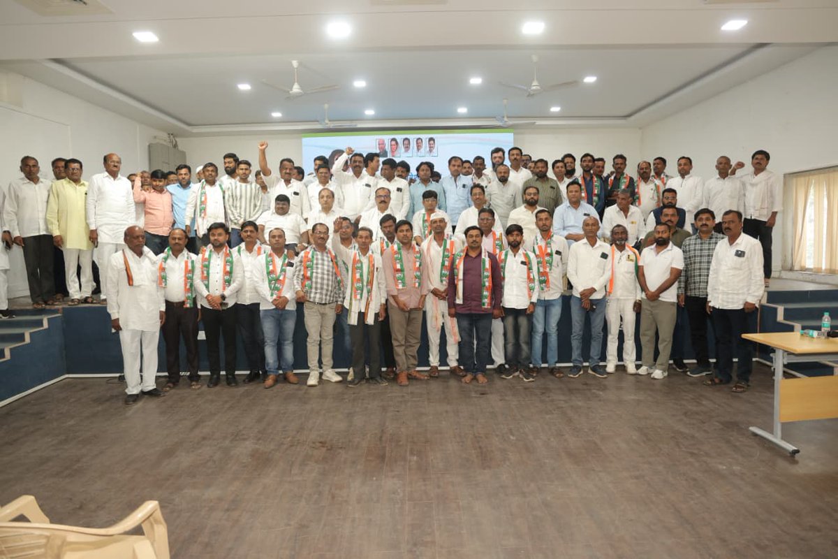 बूलडाणा जिल्ह्यातील राजर्षी शाहू परिवाराचे अध्यक्ष, वन बुलडाणा मीशन चे संकल्पक श्री. संदीप शेळके यांनी आज आपल्या असंख्य कार्यकर्त्यांसह कॉंग्रेस पक्षाच्या विचारधारेवर विश्वास ठेवून पक्षात प्रवेश केला. यावेळी प्रदेशाध्यक्ष हर्षवर्धन सपकाळ यांनी स्वागत करून त्यांच्या पुढील