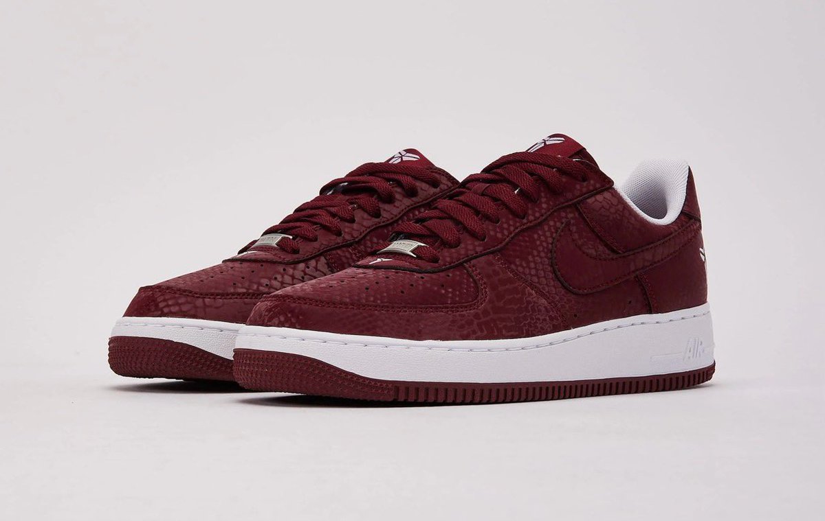 【新品未使用】コービーブライアント ジャージ Nike Lower Merion Kobe Bryant x Nike Air Force 1 Low “Lower Merion Away”が現地時間3
