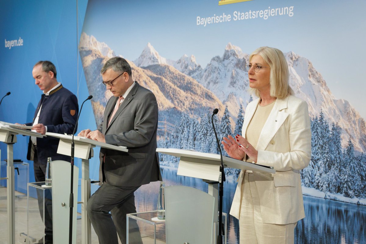Bayerisches Sozialministerium tweet media