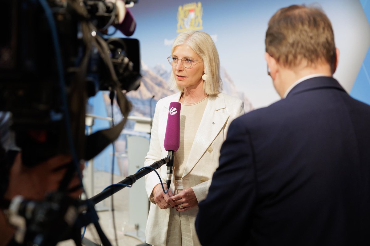 Bayerisches Sozialministerium tweet media