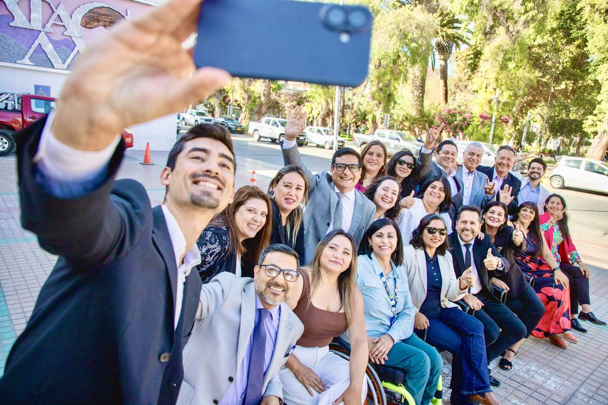 📍 𝐔́𝐥𝐭𝐢𝐦𝐨 𝐆𝐚𝐛𝐢𝐧𝐞𝐭𝐞 𝐑𝐞𝐠𝐢𝐨𝐧𝐚𝐥
👷‍♀️☝🏻El Seremi Mauricio Guaita participó en el último Gabinete Regional, instancia que marca el cierre de un período de trabajo junto a las distintas carteras del Gobierno en la región.

“𝐷𝑢𝑟𝑎𝑛𝑡𝑒 𝑒𝑠𝑡𝑒 𝑡𝑖𝑒𝑚𝑝𝑜,