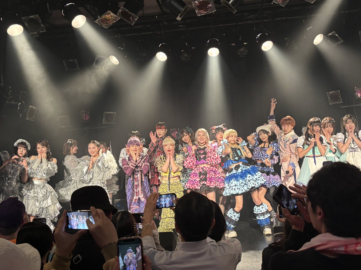 4nb_ex_d's tweet photo. フィロのス、ゆっふぃー率いるいにしえ永遠？、二丁魁、バンもんと百戦錬磨の皆さんに文坂なの や ゆっきゅん まで加わって全編間違いない最高の対バン、至高のダンスフロアでした！！加茂啓太郎さんありがとうございます😭

（終演後の撮影タイムまで！）

#GreatHuntingNight https://t.co/GlFrsDJvEQ