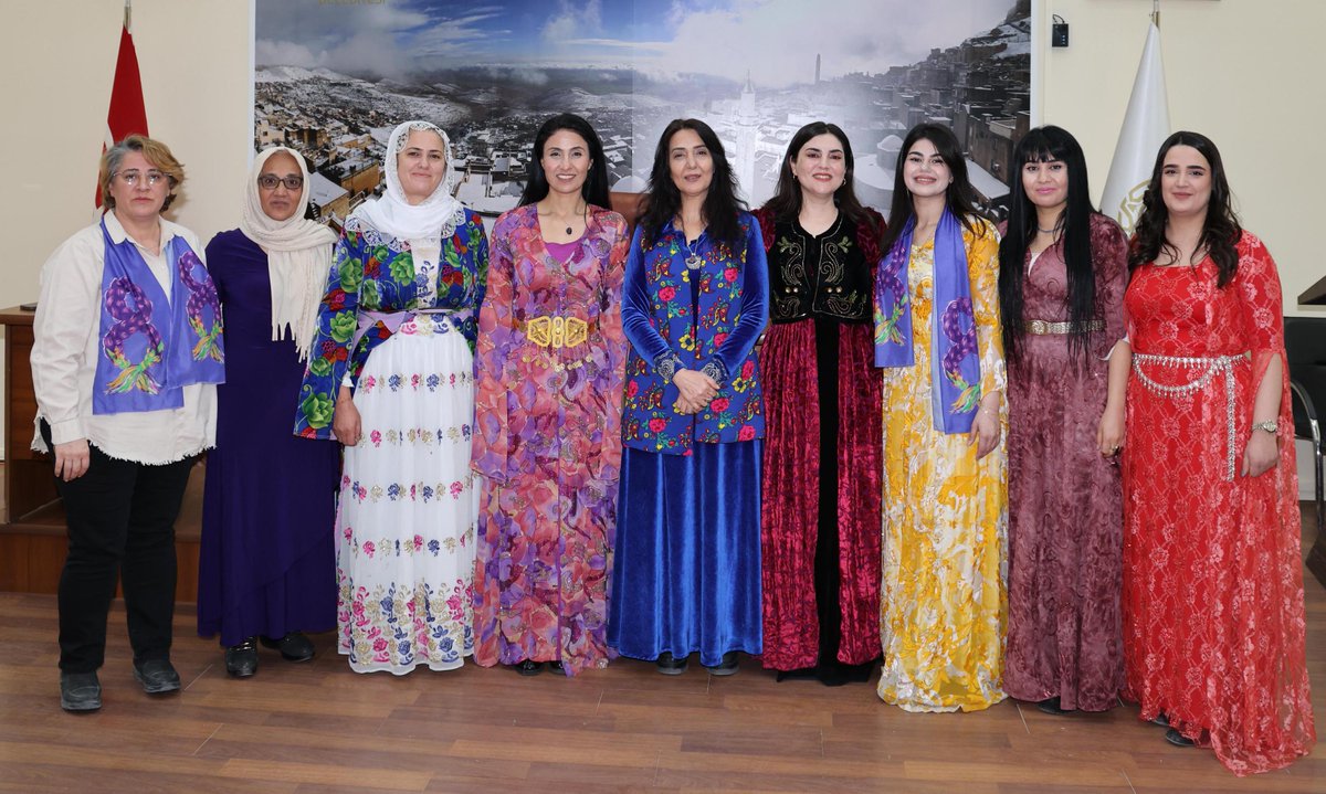 artuklubeltr's tweet photo. 10 Mart Yöresel Kıyafetler Günü Kutlu Olsun
~~~
10'ê Adarê Roja Kincên Herêmî(Gelêrî) Pîroz Be!
~~~
مبارك يوم الأزياء التراثية في ١٠ آذار!
~~~
ܒܪܝܟܐ ܗܘ ܝ ܒܐܕܪ ܝܘܡܐ ܕܠܒܘܫ̈ܐ ܐܬܪ̈ܝܐ! https://t.co/x7HWbEtPsy