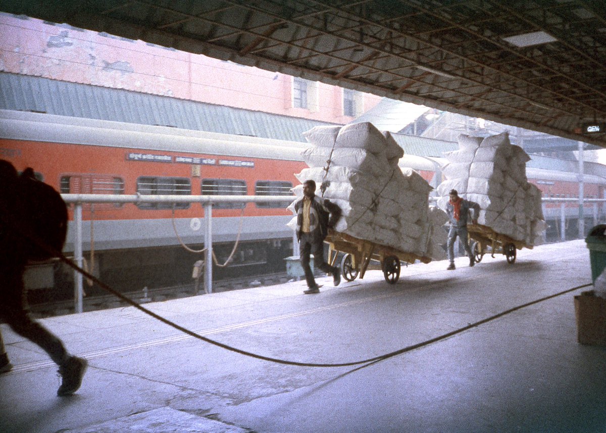 mtkFE's tweet image. The Camera 🤝 The Photos 

Lomo MC-A / Lomography X-PRO SLIDE  200
#Lomography