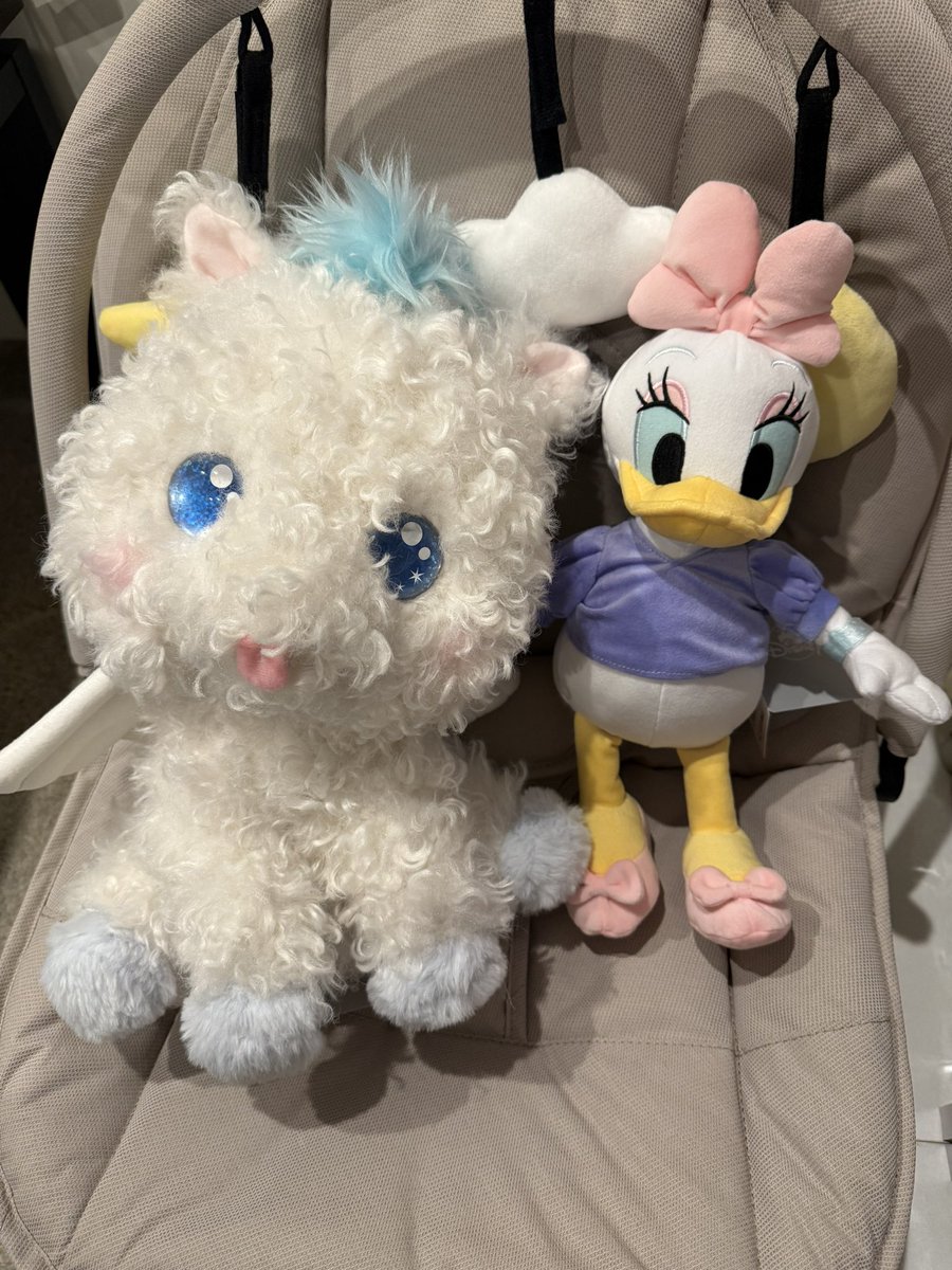 wa_chindh's tweet photo. ベビ様のファーストぬい用でペガサスちゃん買ってきた🩵໒꒱
デイジーも好きになってくれの念も込めておデジ様も購入😌💜 https://t.co/8ooeSOhjUr