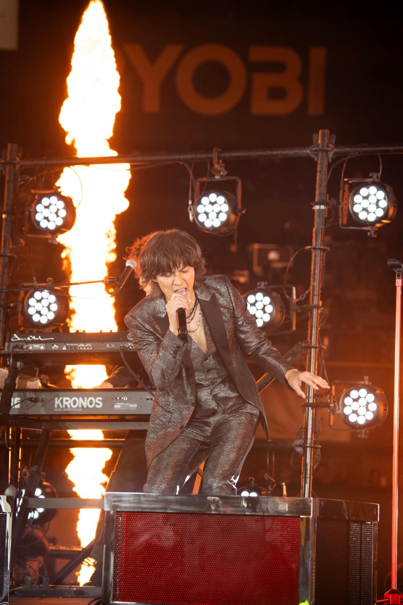 NetflixJP's tweet photo. ワールドベースボールクラシック
日本 VS チェコ戦にて初披露された

Netflix大会応援ソング「タッチ」
🔥🔥🔥稲葉浩志ライブパフォーマンス🔥🔥🔥

圧倒的熱量をお届け📸

パフォーマンス全編はNetflixへ！
▶️https://t.co/0LwrFbzCDW

#稲葉浩志 #タッチ
#MAKEDRAMA #ネトフリWBC2026 #Netflix https://t.co/B7vuZS49E8