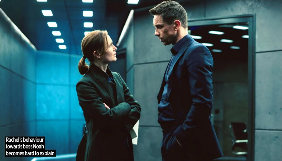 Thanks to <a href="/hollygraingerf/">Holliday Grainger Fan</a> for pointing out this beautiful still from the 'TV Times' magazine 🔥
#killianscott #noahpierson #thecapture #bbc #irish #irishactor