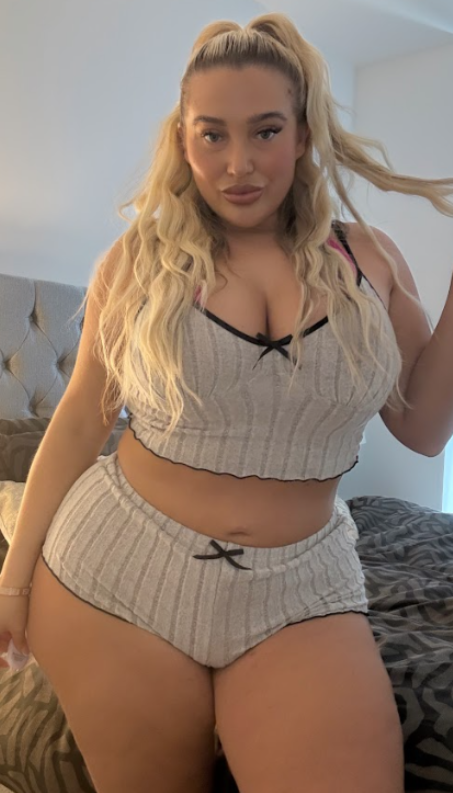 mschloeamberxxxx tweet media