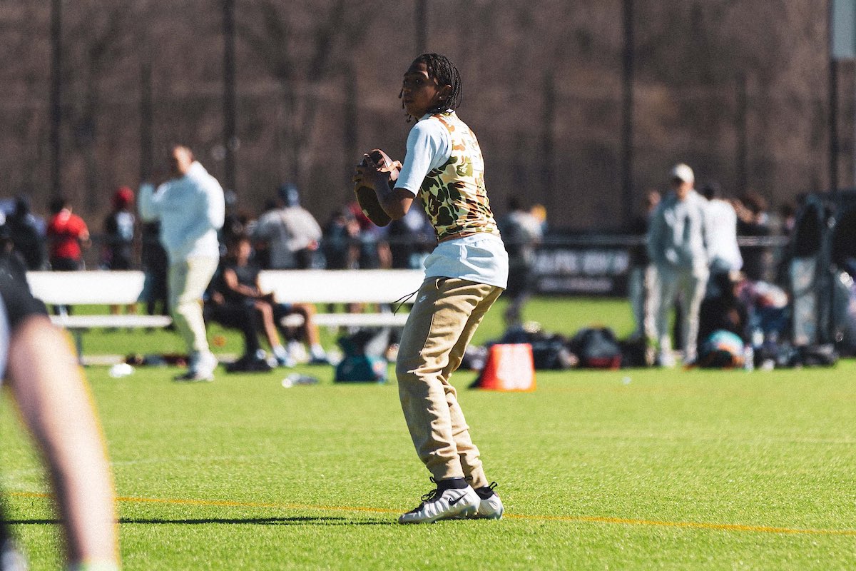 Xavier_A_Will4's tweet image. Great weekend in Kansas with my @TeamFullGorilla family! Final 4 finish out of 38 teams. Gearing up for another tourney this week at home. #bestinthebox #7v7 #quarterback #qb1