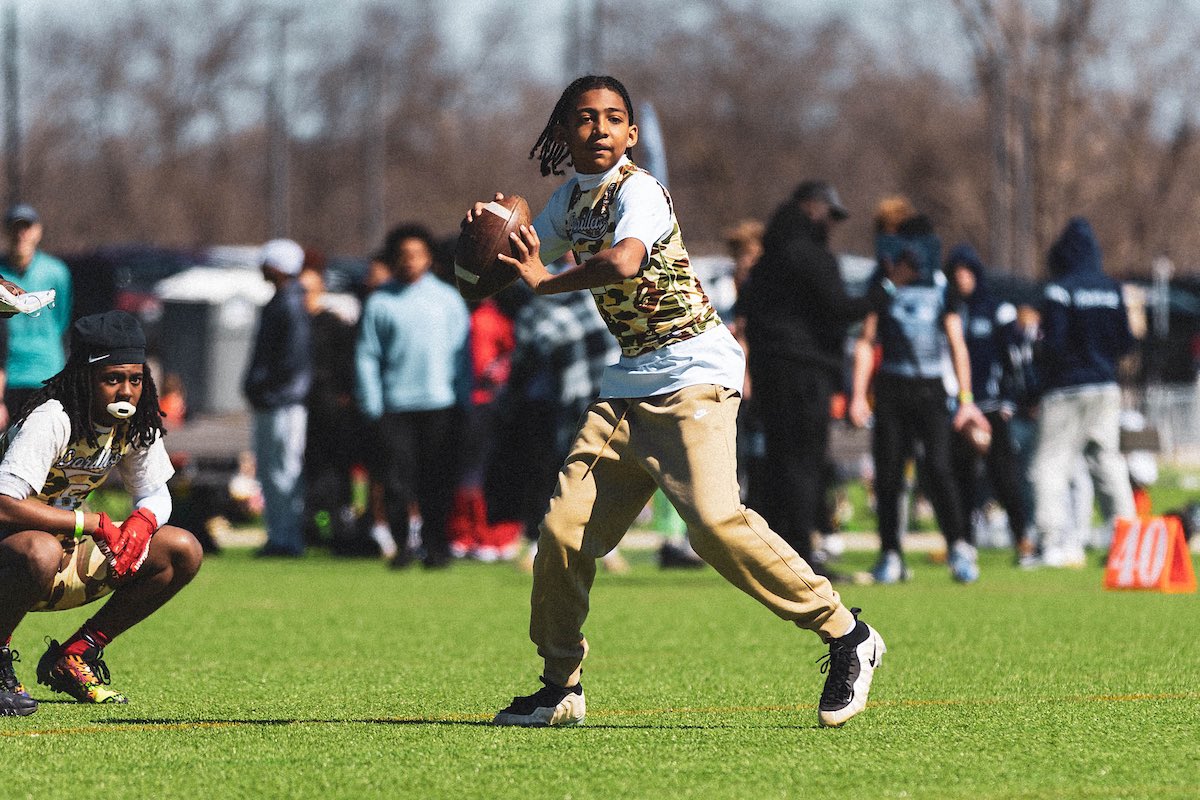 Xavier_A_Will4's tweet image. Great weekend in Kansas with my @TeamFullGorilla family! Final 4 finish out of 38 teams. Gearing up for another tourney this week at home. #bestinthebox #7v7 #quarterback #qb1