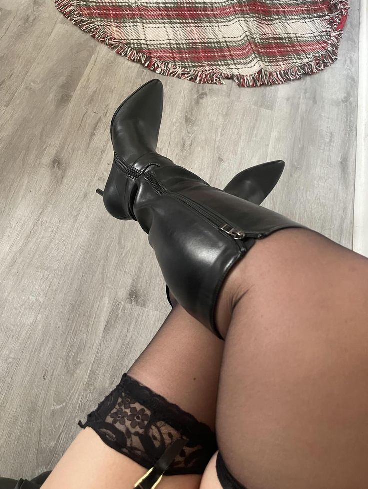 Mel1ssa_03's tweet photo. Bin wieder da
Wer bringt meine Schuhe zum glänzen?
#geldfotze #geldsklave #zahlsklave #geldopfer #geldschwein #zahlfotze #geldherrin #findom #femdom #paypig
#Sklaven #Sklave #abdrücken https://t.co/Ko3494lae5