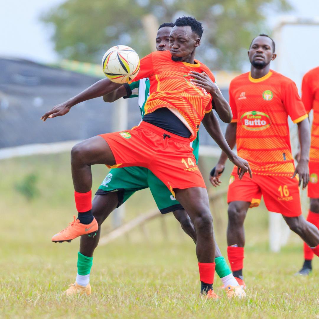 FUFARadio's tweet photo. Halftime Scores:
▪️#BUHBUL | Buhimba 0-0 BUL
▪️#CALMAR | Calvary 0-1 Maroons
▪️#MBRKIT | Mbarara 0-1 Kitara
▪️#POLSCV | Police 1-0 Villa
#StarTimesUPL | #FUFAfmUpdates https://t.co/mz7Vb5GRGQ