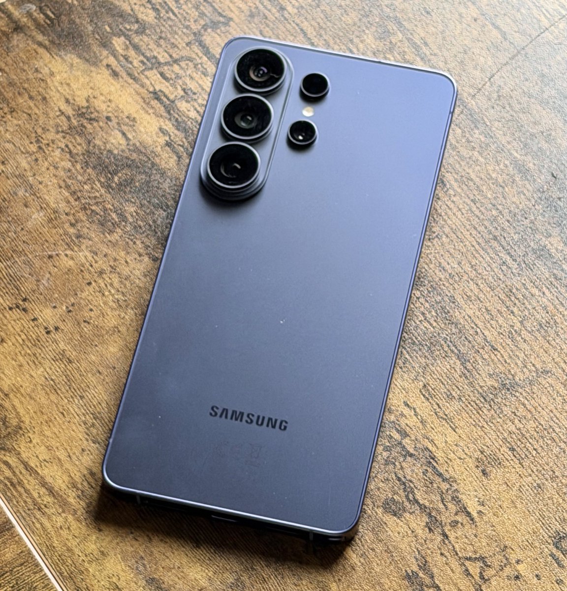 Holly - I like tech tweet media