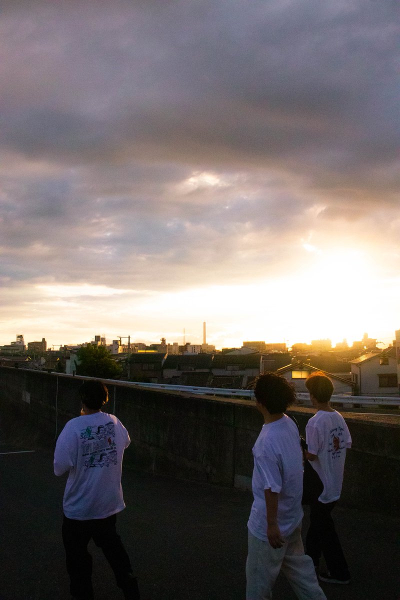 【挑戦🚩】

明日からMr.EggPlant 誕生の地、地元和歌山で"作曲合宿"してきます！

初心と経験を重ねて、
10日間で、みんなを笑顔にさせる曲を作ります。

やるぞ。