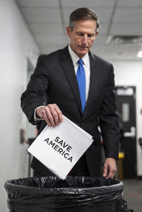TroyWeakes's tweet photo. @SenFinance @SocialSecurity John Thune is a DemoRAT https://t.co/2bJurF0URM