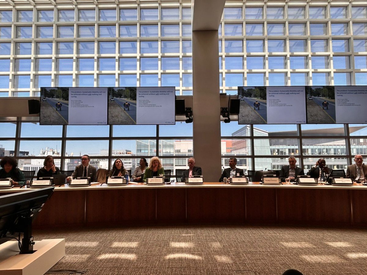 RoadSafetyNGOs's tweet photo. At #SuM4All in Washington DC, @RoadSafetyNGOs ED @LotteBrondum showed how NGOs are driving change for safer, sustainable transport.
100+ NGOs in 40+ countries are using Mobility Snapshots to reveal street safety gaps and support safer crossings, school zones, and traffic calming https://t.co/SomoIspFuh