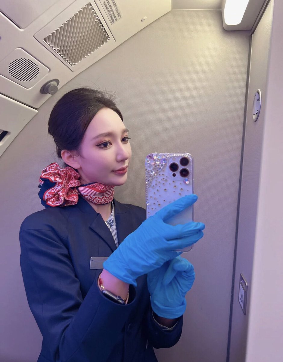 东航空姐 晓莎💘 tweet media