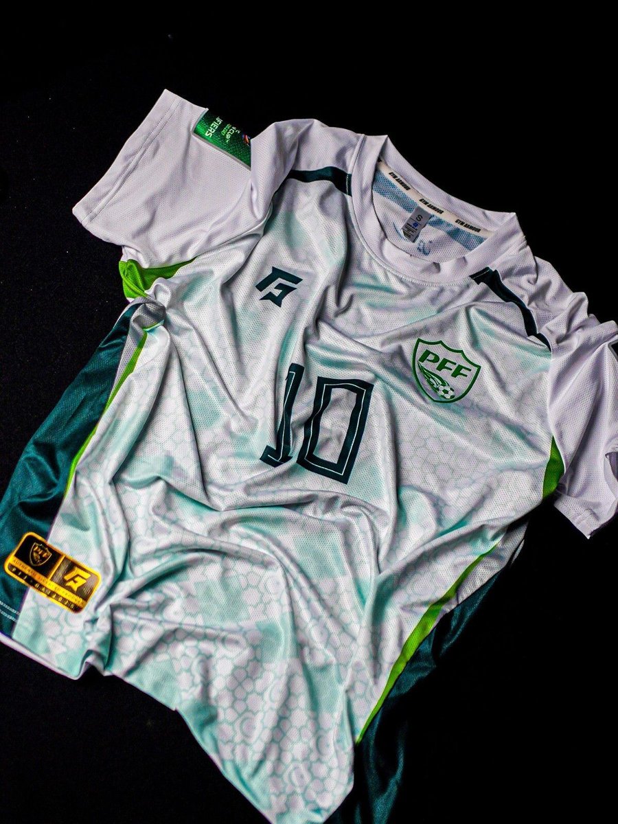 Classic Football Shirts tweet media