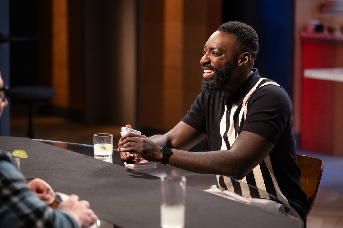 FoodNetwork's tweet photo. The pot is sweet, but the food is savory when @chefadjepong brings a trio of dessert legends, @zacayoung, @duffgoldman + @chefdphillips, to his table for a round of culinary poker 🤑

Don't miss #WildcardKitchen, tonight @ 9|8c! https://t.co/4TsgRIF1YB