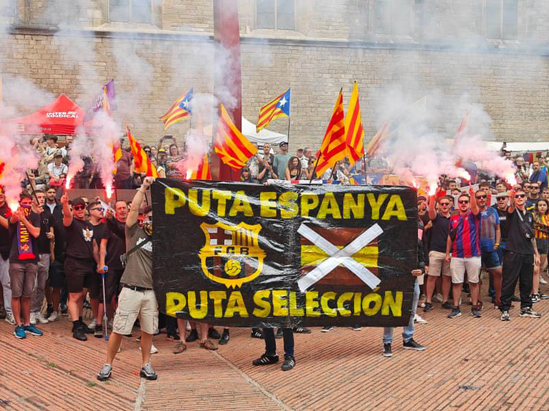 MarxXxiste's tweet photo. A veure si queda clar així: prefereixo que es derrueixi el camp nou ara mateix que no pas allotjar un partit de la floja https://t.co/HMJMTvKsdH