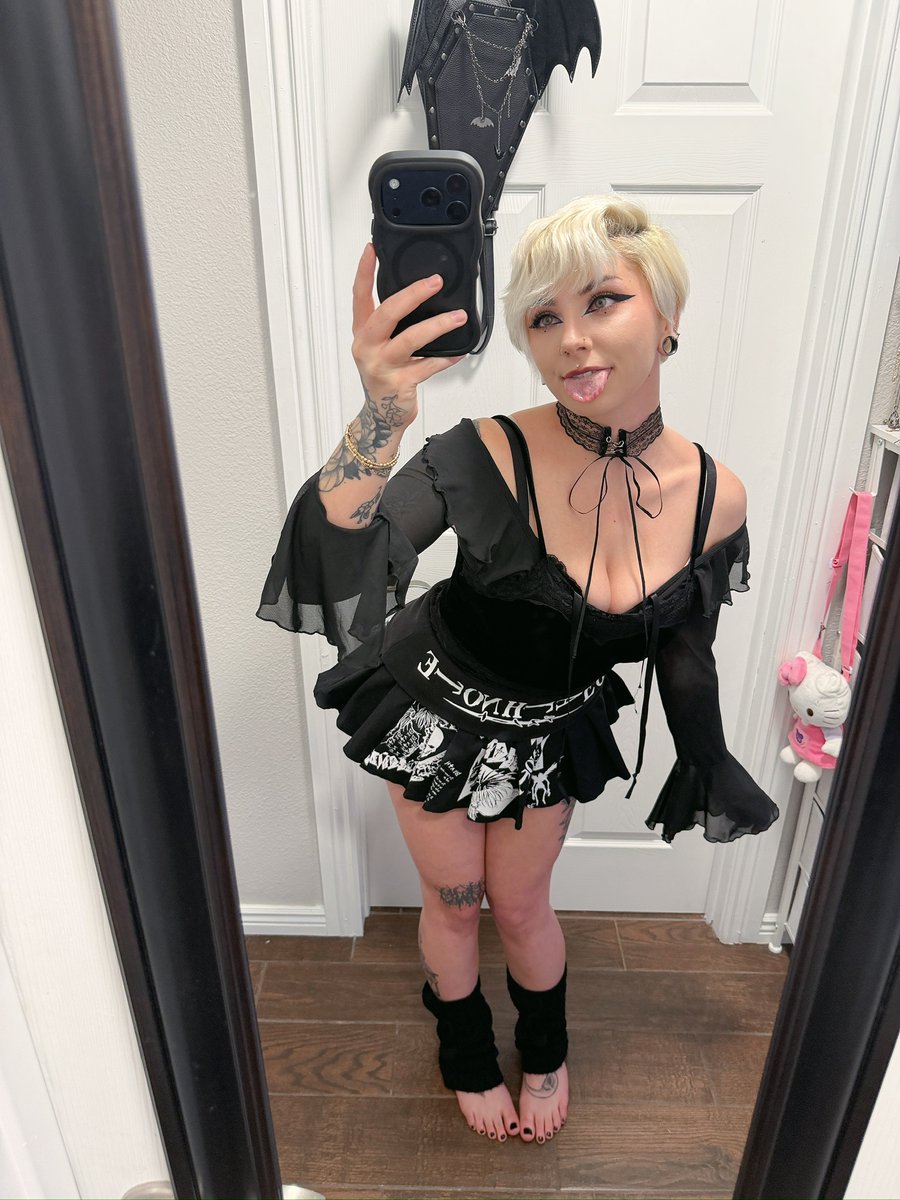 yue_png's tweet photo. tell me im cute? c: https://t.co/MrZeTpo6cY