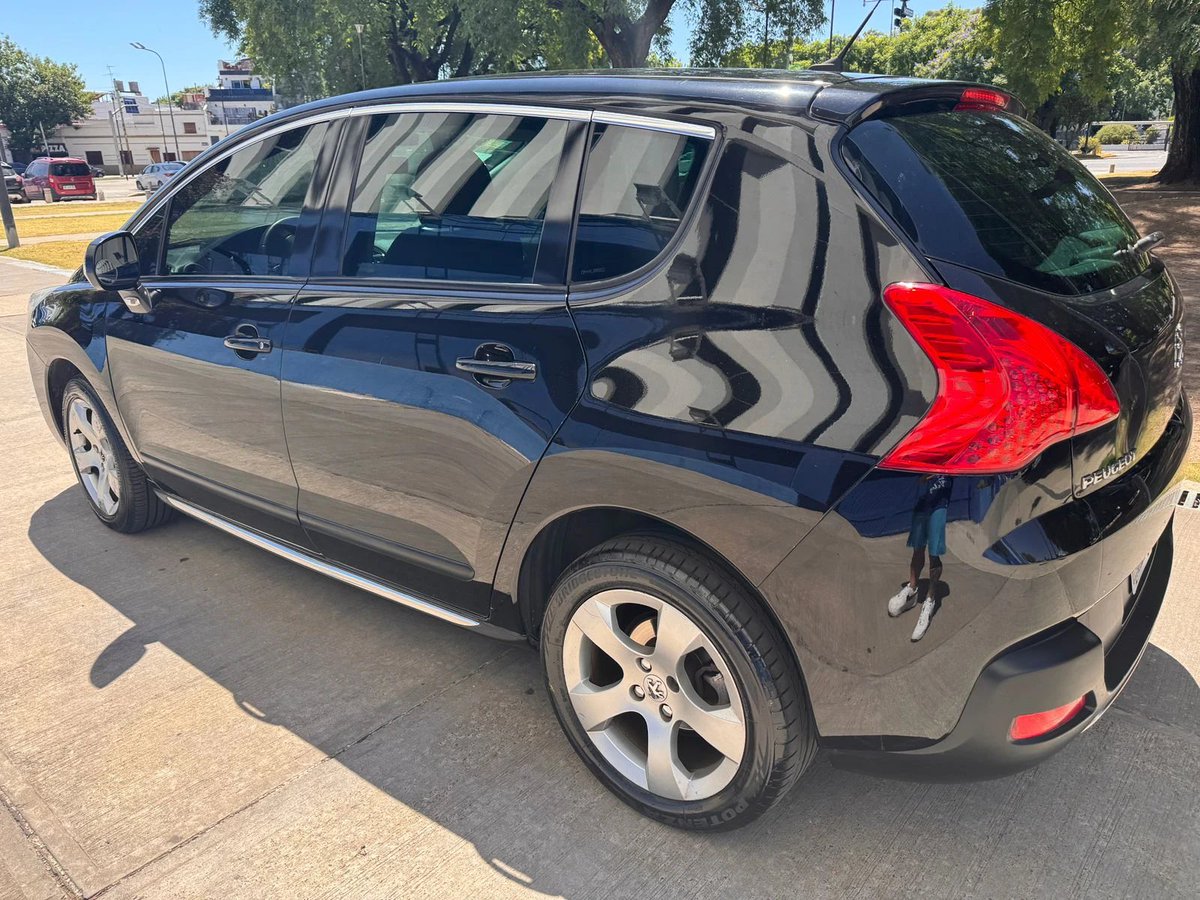 V6 Marketplace tweet media