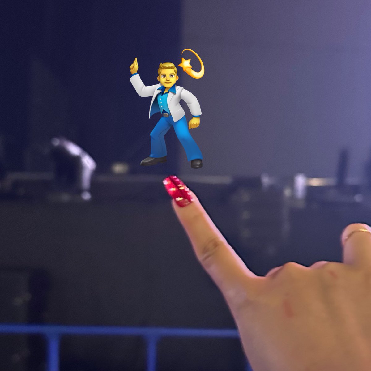 R tweet media