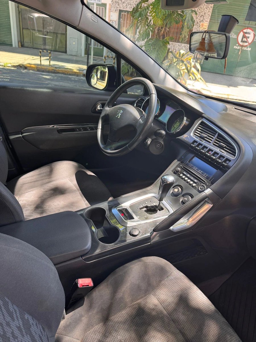 V6 Marketplace tweet media