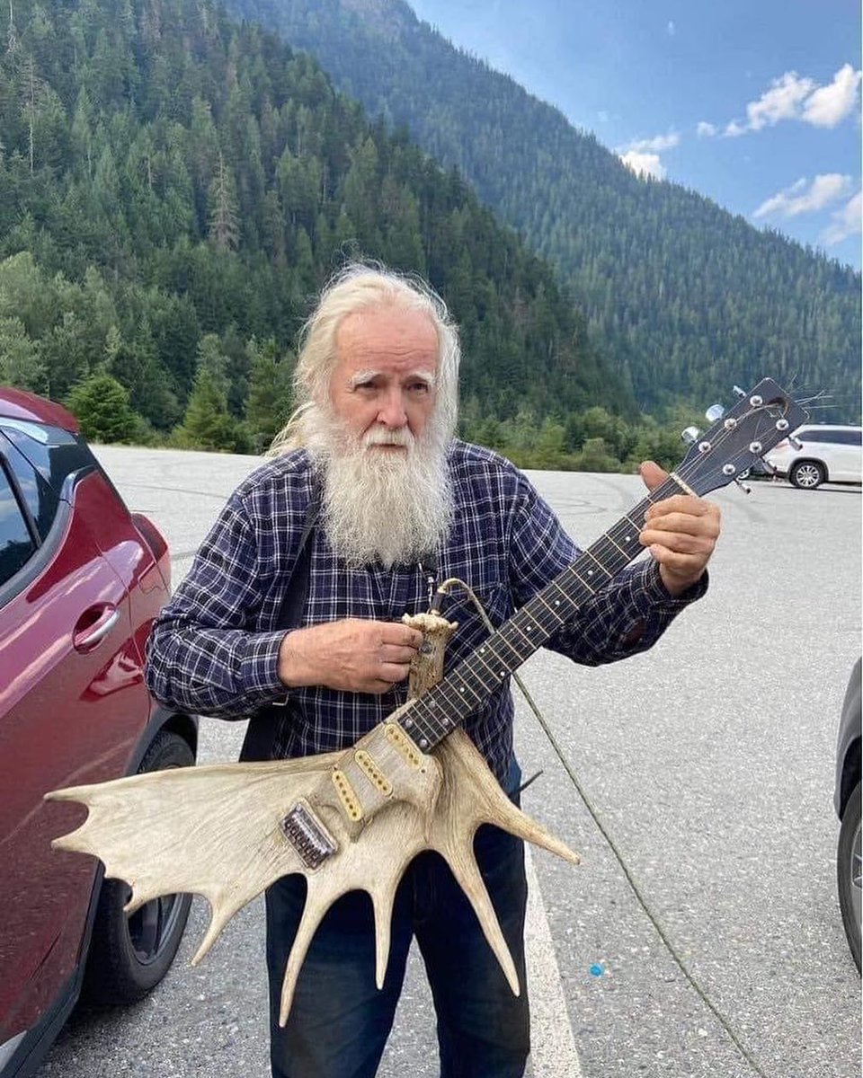 The Rubber Chicken🇨🇦 tweet media