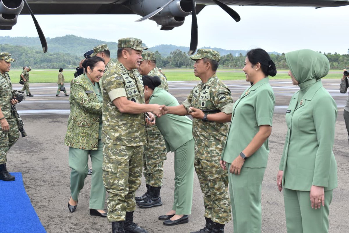 kodam1bb_'s tweet image. Kasad Resmikan Jembatan Bailey Sifalago Gomo di Kab Nias Selatan Prov Sumut

Sumber: Pendam I/BB.

#Kasad
#TNIAD
#JembatanBailey
#NiasSelatan
#KodamIBukitBarisan