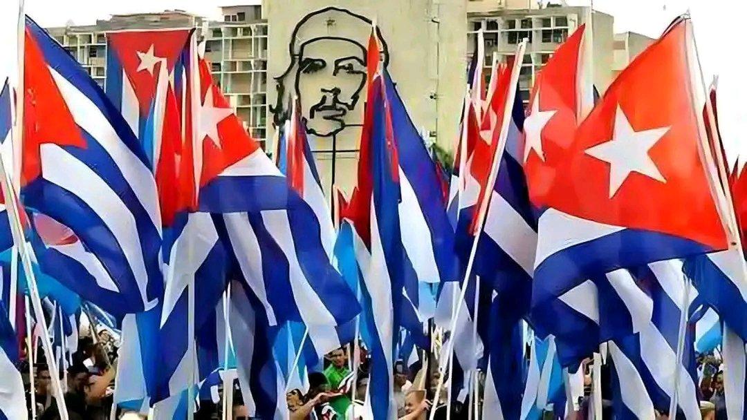 Por #Cuba 🇨🇺 seguimos combatiendo.
#CubaEstáFirme