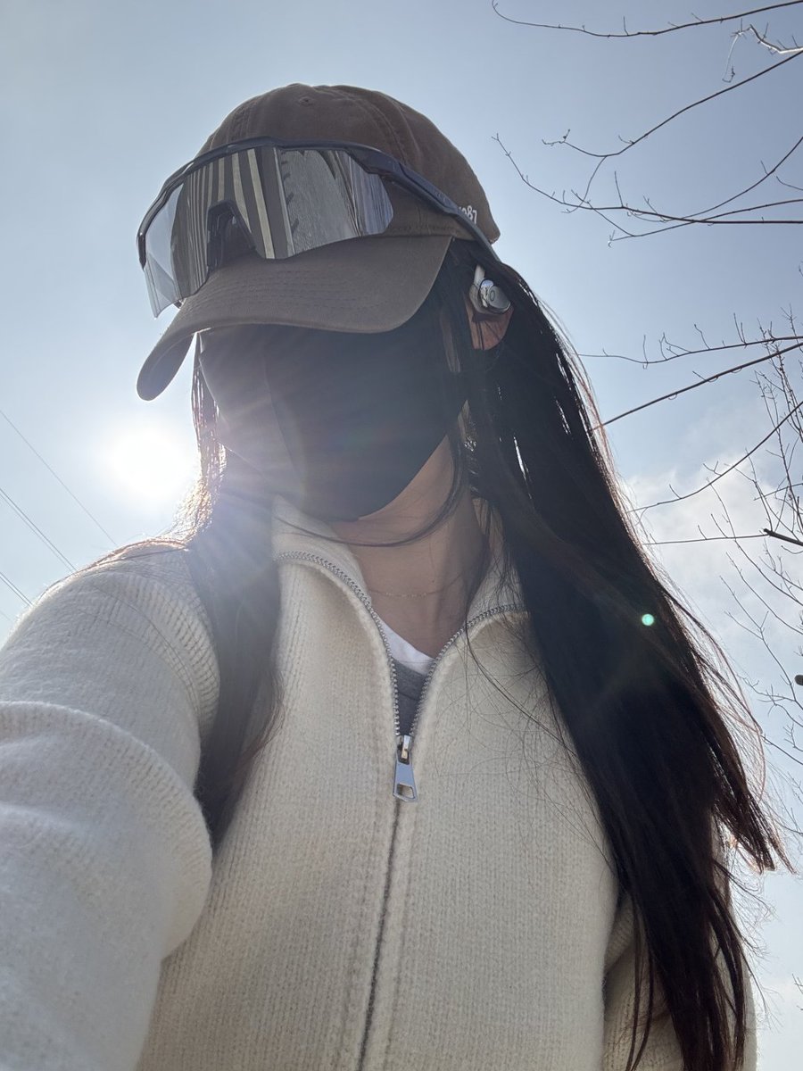 tungx23's tweet photo. Enjoying a peaceful ride through the streets, feeling the fresh air and the freedom of cycling. https://t.co/mnRx6ewLwE