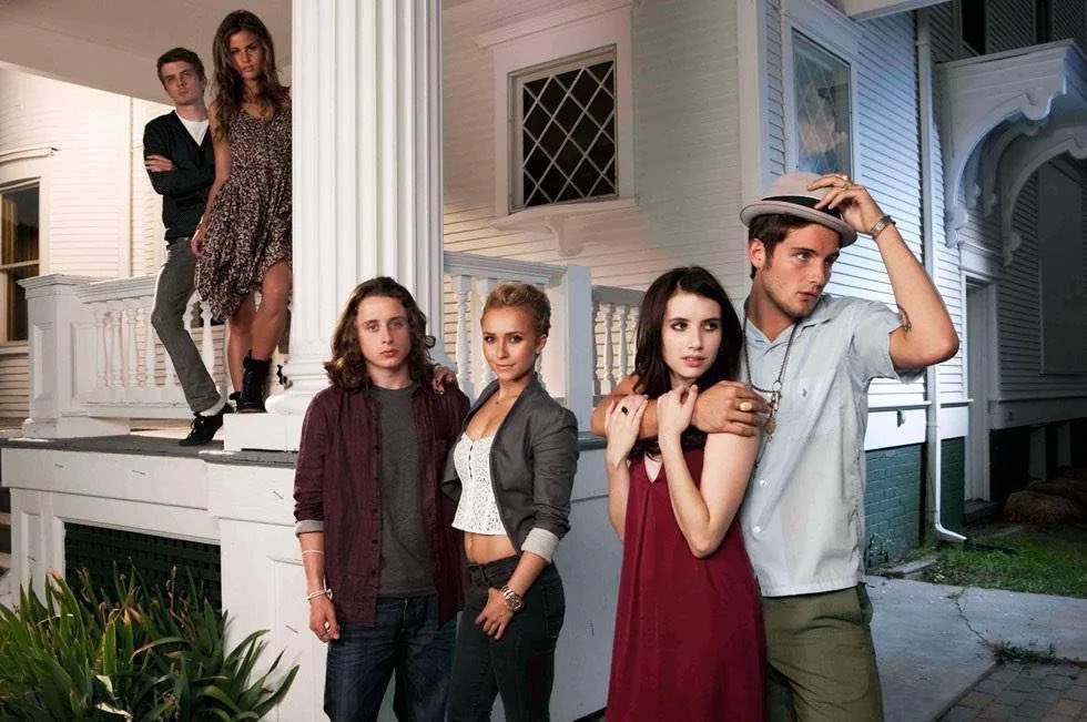 ArmyScream's tweet photo. This Scream 4 promo shoot was insane https://t.co/u4r6UoQ0EA