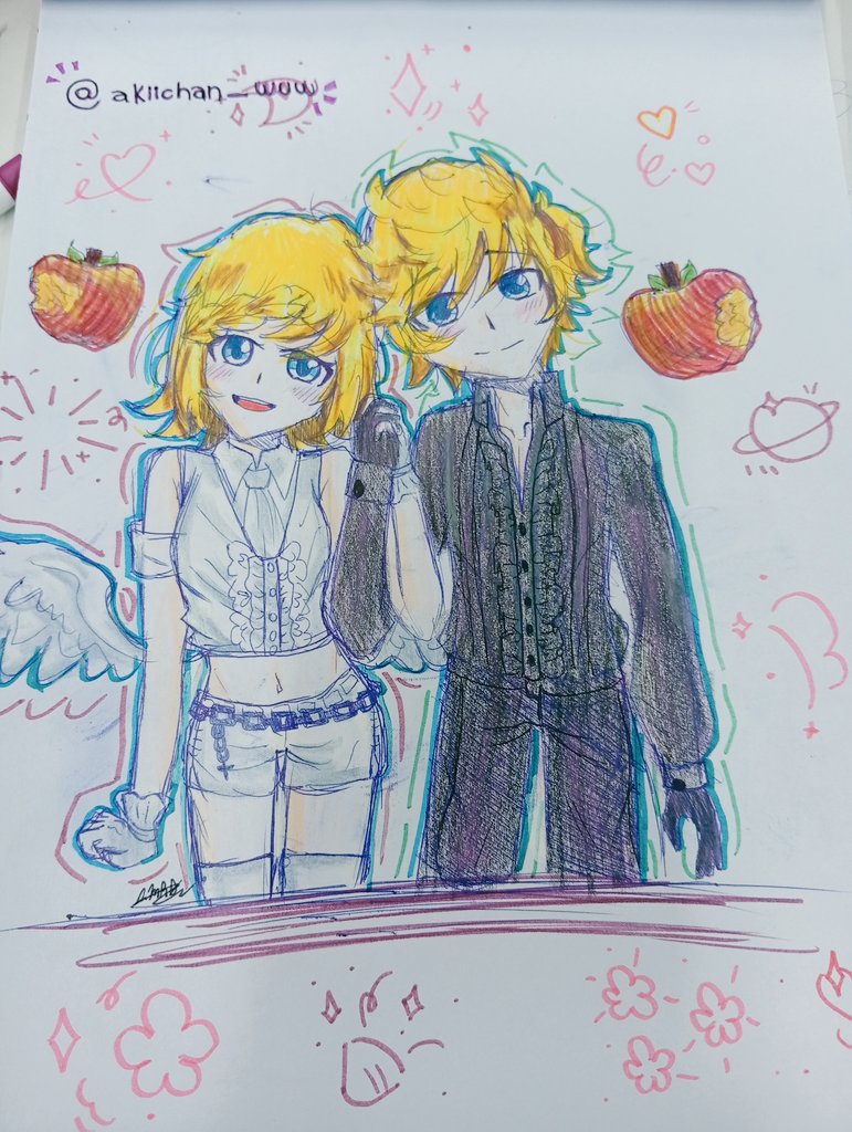_mishimishii's tweet photo. Un dibujo que hice en clase, Rin x Len, Kuro no Chikai (creo que así se llama la canción) 🧡💛✨🥀🍎
#RinKagamine #LenKagamine #RinxLen #Rilen #VOCALOID https://t.co/3pLQbMnqVK