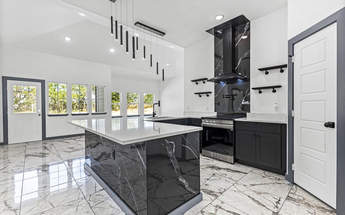 jbaked210's tweet photo. City convenience with country space🏡

✨½-acre homesite with room to grow
✨No HOA
✨Low tax rate
✨Builder warranty for peace of mind

Homes with this much land this close to the city don’t last long.

📩Message me “HALF ACRE” for price, payments, and to schedule a private tour https://t.co/NVmMR8iOfa