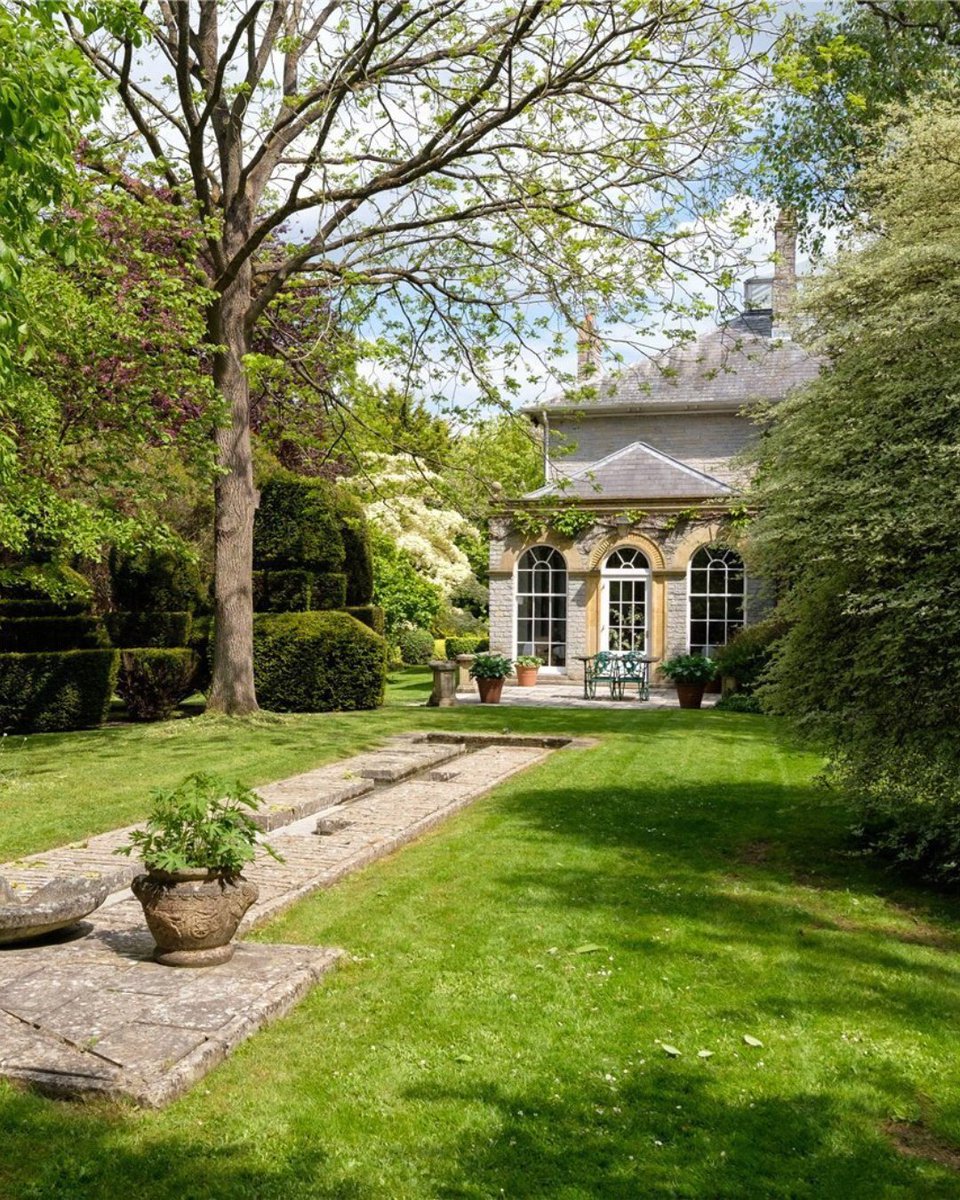 Jackson-Stops Sherborne tweet media