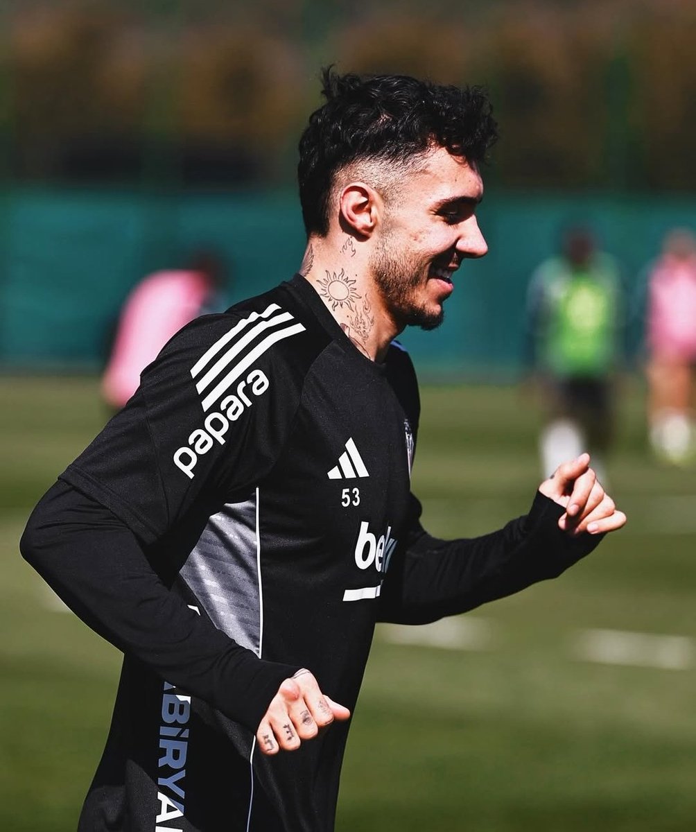 HaberKartali's tweet image. Emirhan Topçu ve El Bilal Toure, saha çalışmalarına başladı.