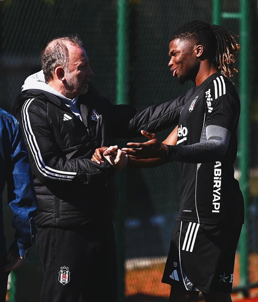 HaberKartali's tweet image. Emirhan Topçu ve El Bilal Toure, saha çalışmalarına başladı.