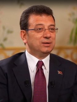 Ekrem İmamoğlu'nun;

Büyükşehir Belediye Başkanı şken attığı bütün imzalar; 

"Milli güvenlik" açısından tek tek incelemeye alınmalı! 

Gerekiyorsa bazı anlaşmaler derhal feshedilmeli, 

Bu alanda yeni "casusluk" soruşturmaları başlatılmalı. 

Son on günde, bölgemizde yaşananlara