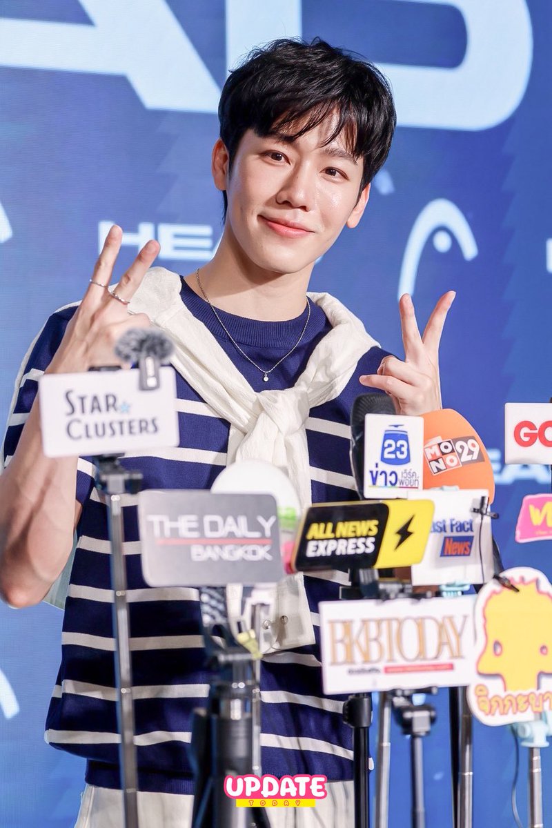 " วอร์ วนรัตน์"  ช่วงสัมภาษณ์สื่อในงาน "HEAD BRAND GRAND LUNCH 2026" ✨

TEAM HEAD TH x WAR
#HEADxWARwanarat
#warwanarat
#TeamHEADThailand
#UPDATETODAY #ข่าวบันเทิง