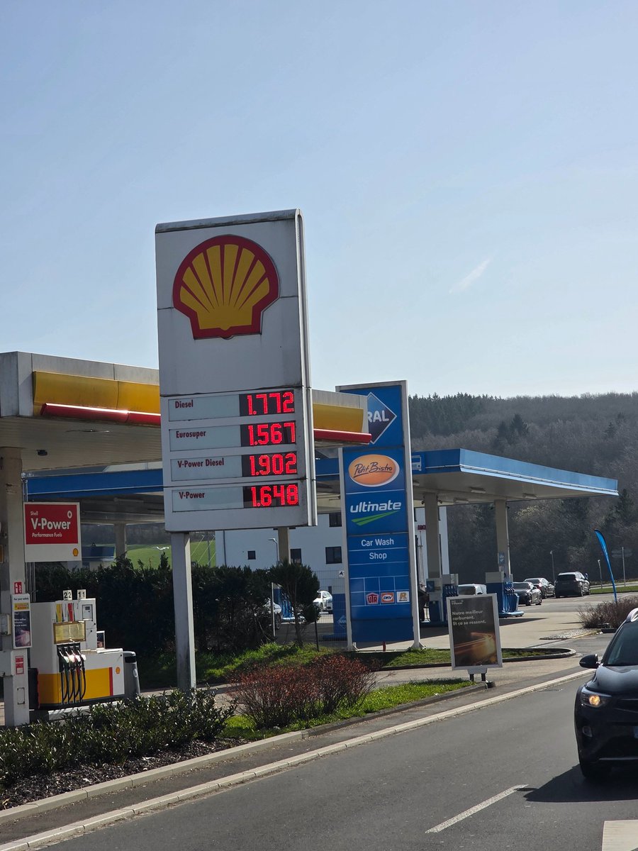 <a href="/jesseklaver/">Jesse Klaver</a> En waarom zijn de prijzen bij Shell in Luxemburg dan lager?