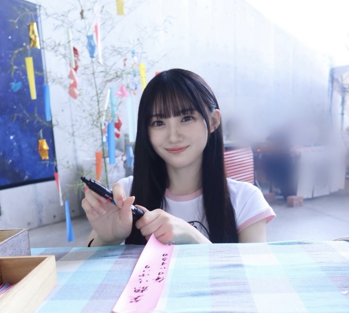 ese_du's tweet photo. 黒髪のこの系統が好きだからずっと貫いていますが、こういう黒髪であれど洗練された・芋っぽさを感じさせないビジュアルの構築方法を真剣に練りたい 自分ではこれになれてるつもりでも他撮り見ると年齢不詳のオバなの本当に助けて https://t.co/iPbA7NbXMS