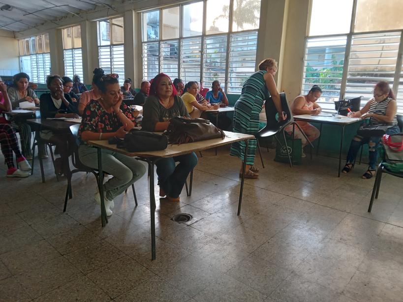 LopezAmaran's tweet photo. Se realiza reunión con directores del municipio #PinardelRio donde participan especialistas de la provincia y el municipio #CubaMined https://t.co/nFtCf38eQi