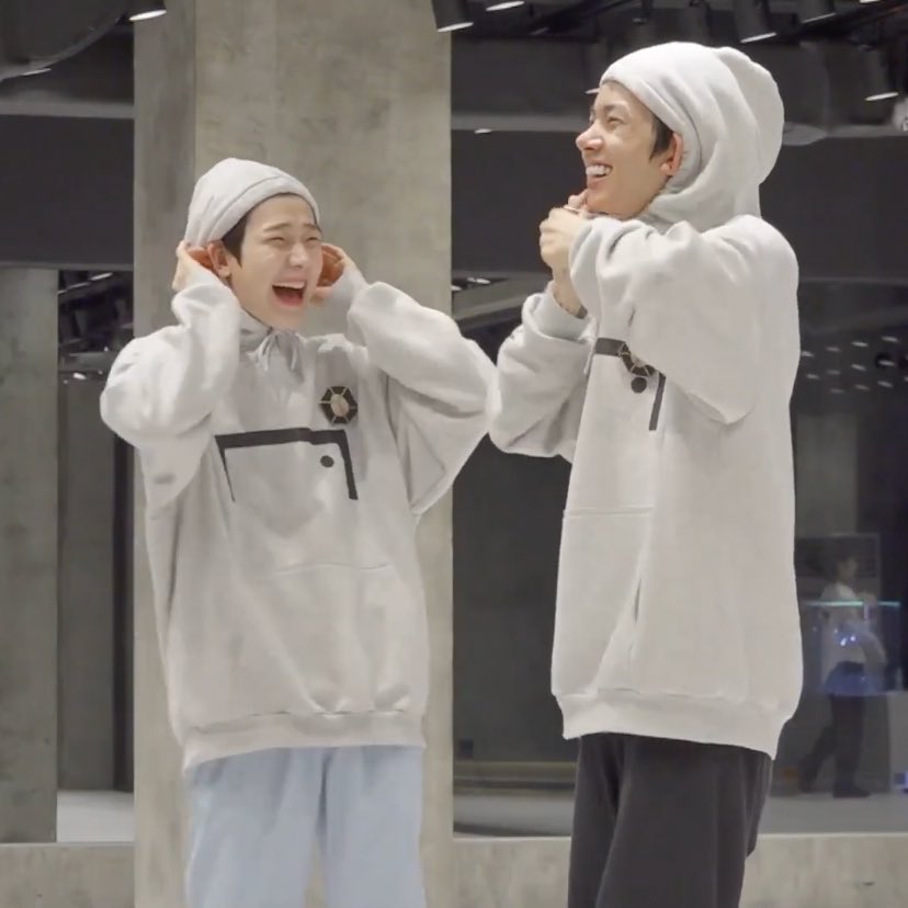 키 리 카 tweet media