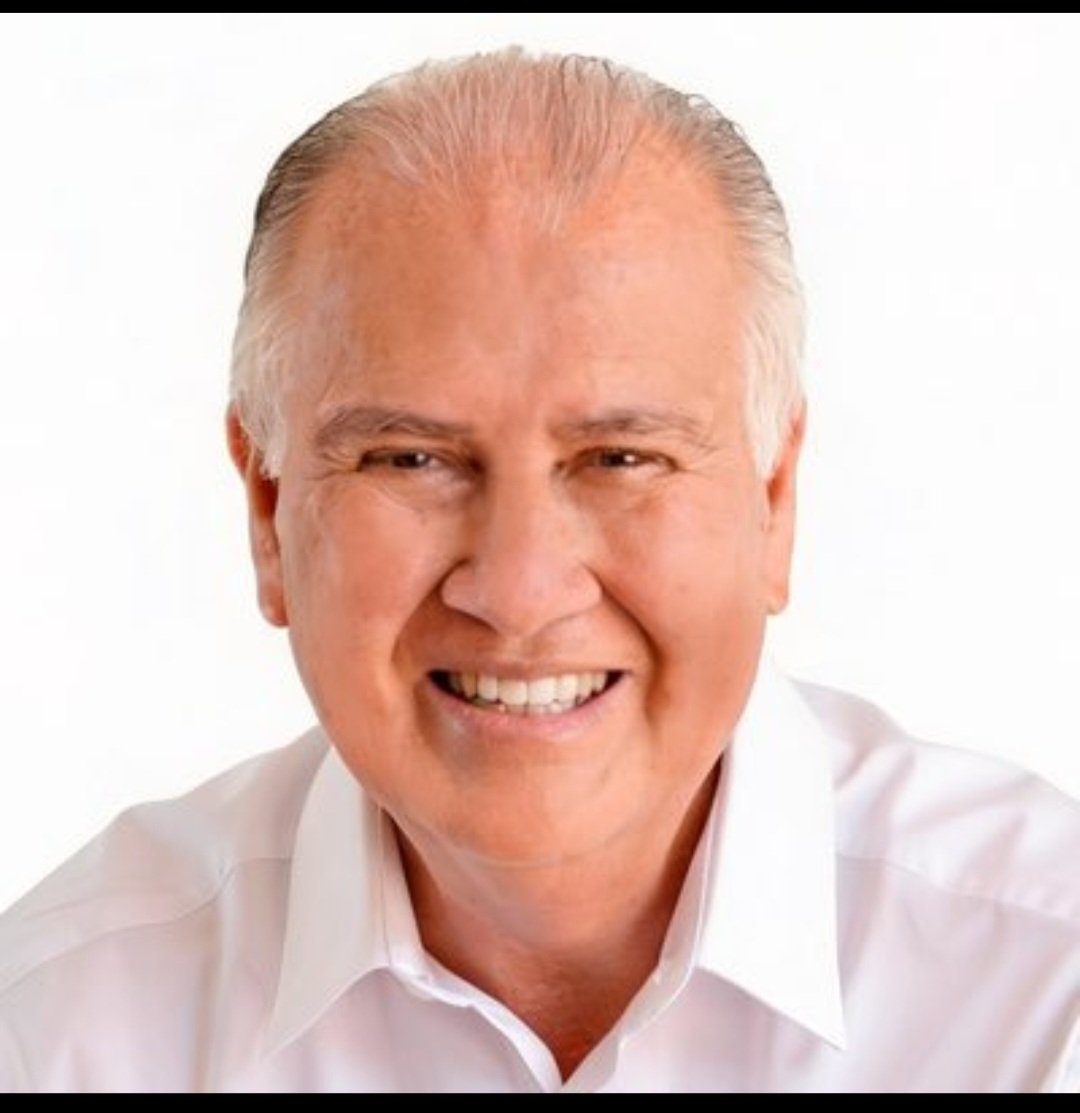 RoyAlta_Peru's tweet photo. A Ver Gente, Si Mañana Fueran Las
Elecciones Presidenciales. ¿Por Quién Votarían??

Wolfgang Grozo                López Chau 

            RT                                   Me Gusta https://t.co/HTGxEw7aMG