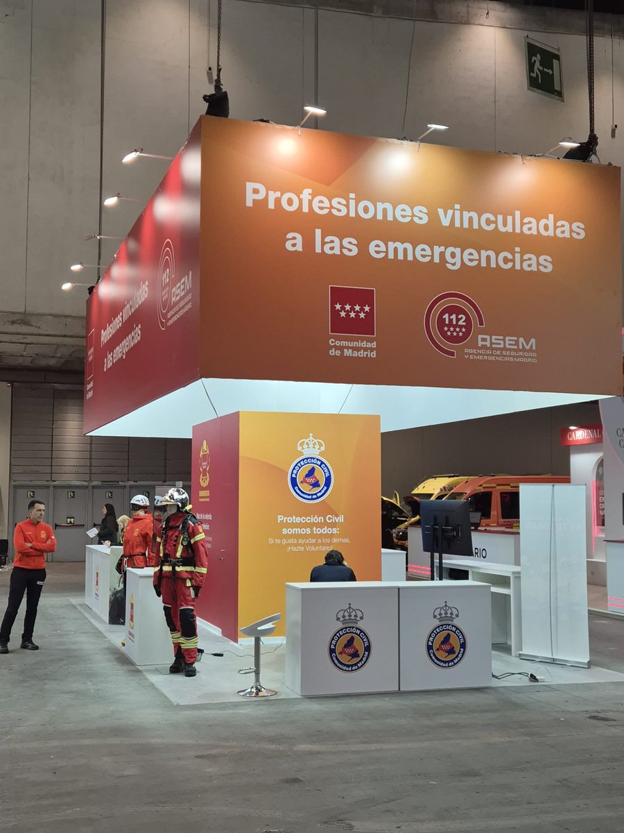 112cmadrid's tweet photo. 🚨👮👩‍🚒👩‍⚕️ ¿Te interesan las profesiones relacionadas con las emergencias?

👉 Entonces no te pierdas el estand de la #ASEM112 en la @FeriaAula.

📍 @IFEMA.
🗓️ Del 11 al 15 de marzo.

Ven a conocernos y descubre cómo es trabajar ayudando a los demás en situaciones críticas. https://t.co/dXkbYq3je0