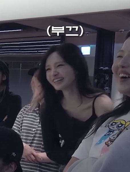 보조개 tweet media