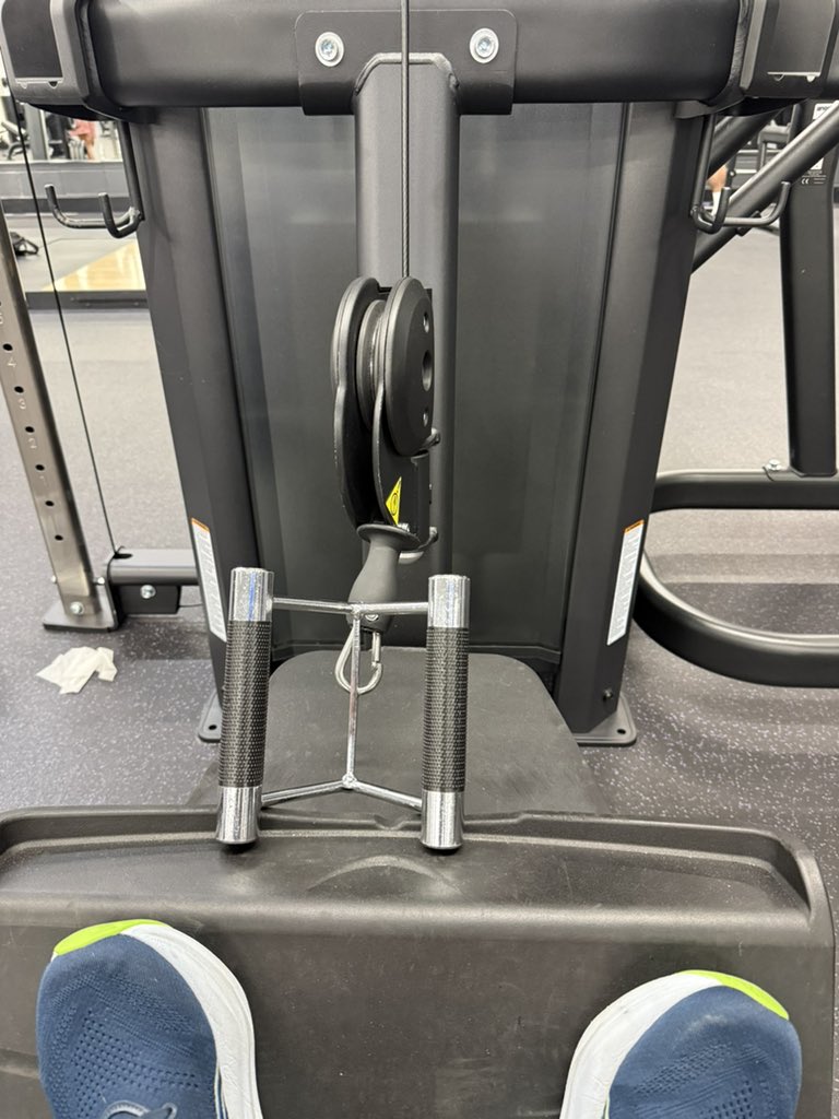 𝗝𝗼𝗻 𝗙𝗹𝗼𝗿𝗲𝘀 tweet media