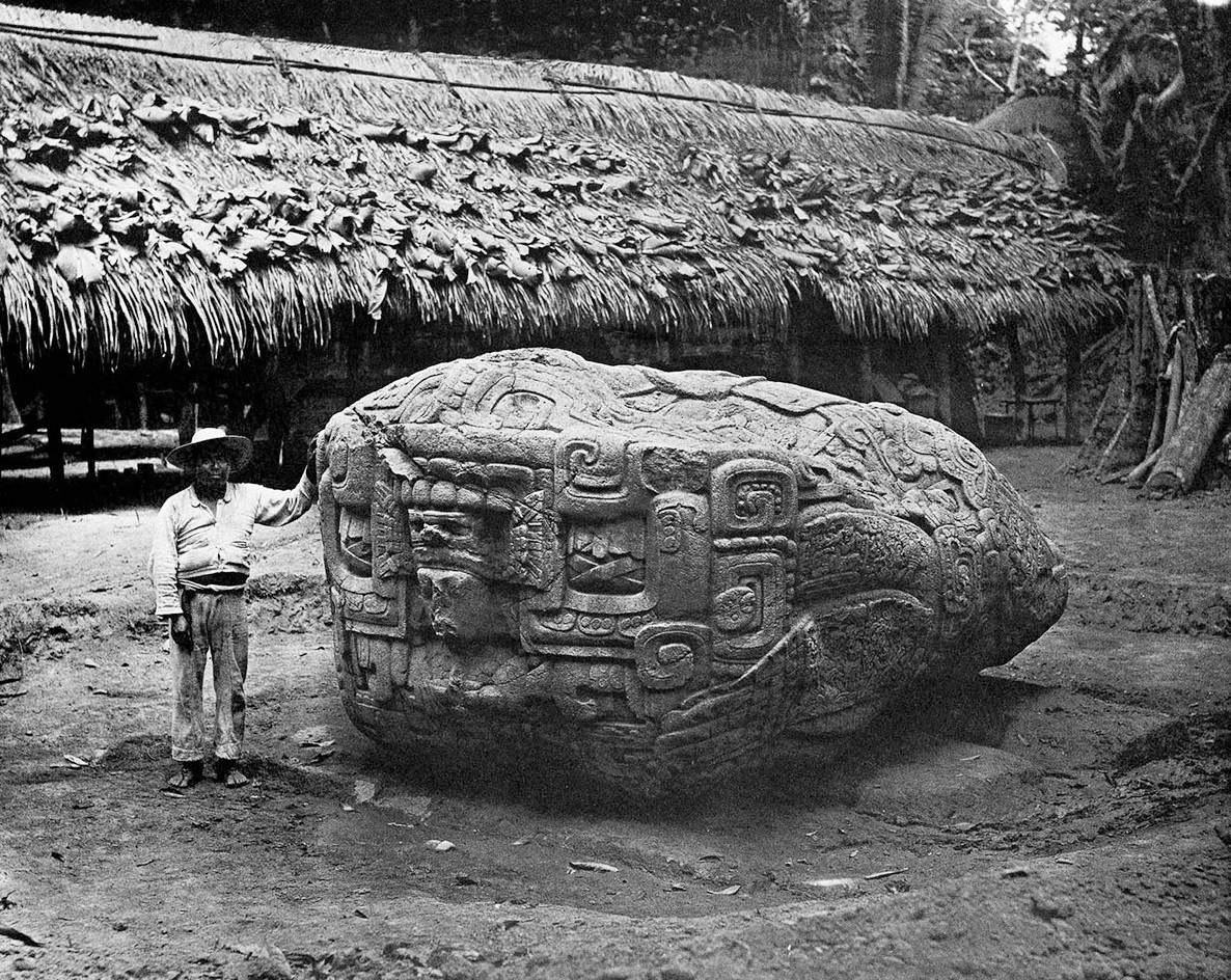Escultura en Palenque - Por 1885.
#Chiapas